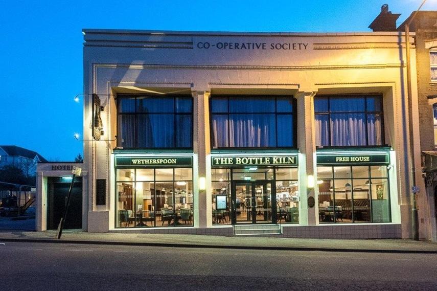 The Bottle Kiln Wetherspoon Hotel Harwich Exterior foto